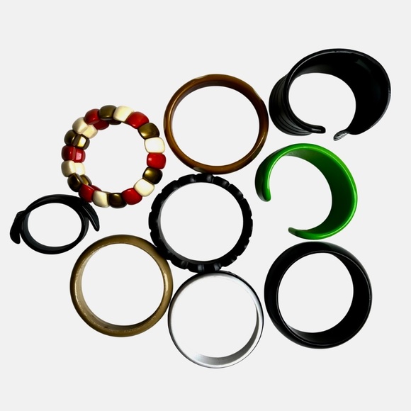 A Dozen Lucite, Plastic, & Celluloid  Bangle Bracelets, Cuffs, Stretchies - Picture 12 of 14